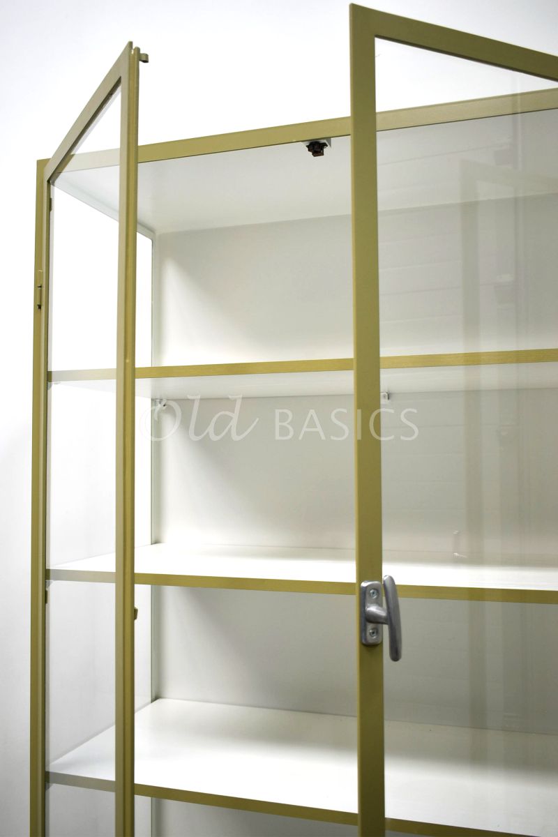 Detail van Apothekerskast Demi, 3 deuren, RAL1020, geel, groen, materiaal staal